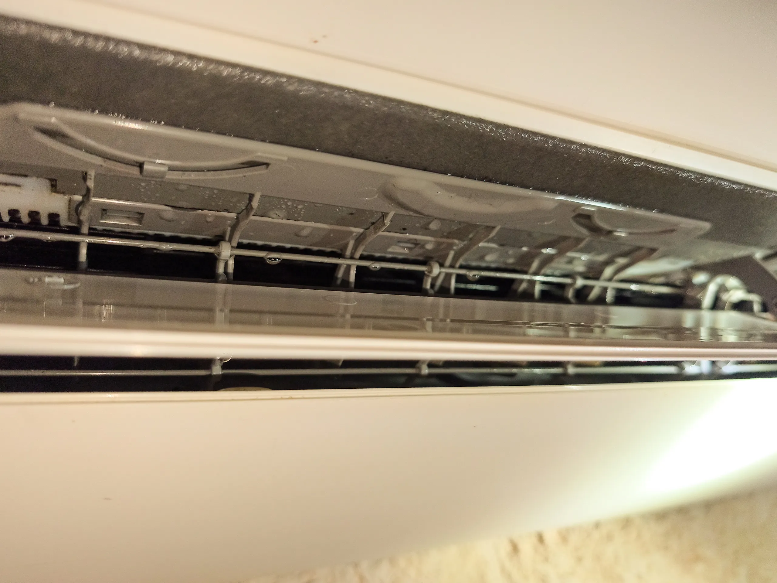 Avant - Maintenance Climatiseur Fujitsu Atlantic - Nettoyage Complet